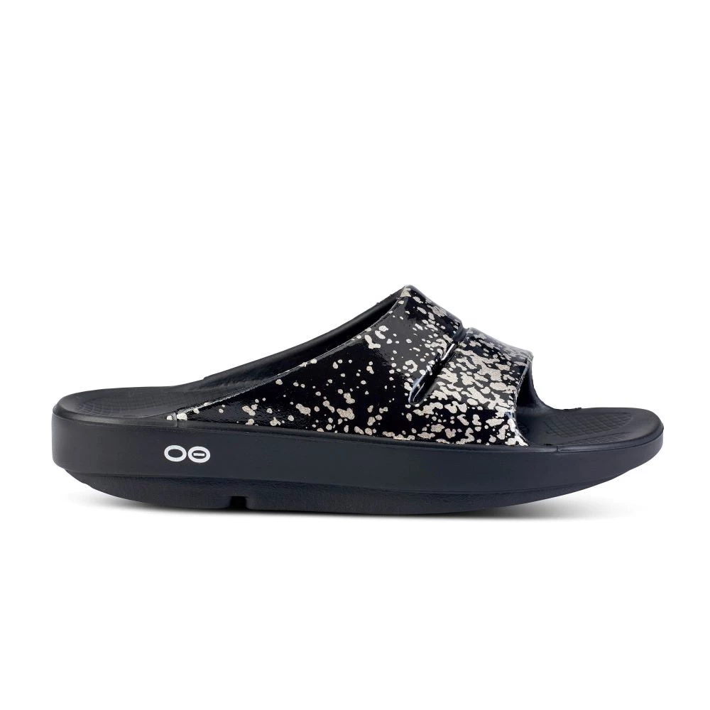 'OOFOS' Women's OOahh Slide Limited Edition - Black / Champagne Pop 3 'OOFOS' Women's OOahh Slide Limited Edition - Black / Champagne Pop