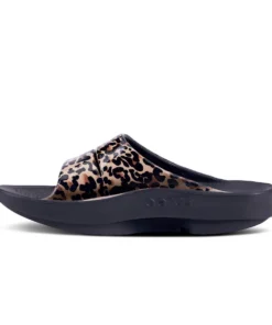 'OOFOS' Women's OOahh Slide Limited Edition - Black / Leopard