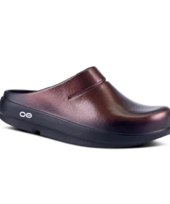 'OOFOS' Women's OOcloog Luxe Slip On - Cabernet