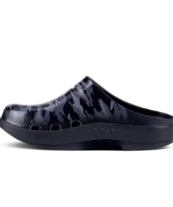 'OOFOS' Women's OOcloog Luxe Pixel Clog - Black / Camo