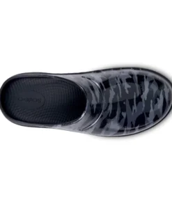 'OOFOS' Women's OOcloog Luxe Pixel Clog - Black / Camo