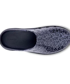 'OOFOS' Women's OOcloog Luxe Pixel Clog - Black / Grey Leopard