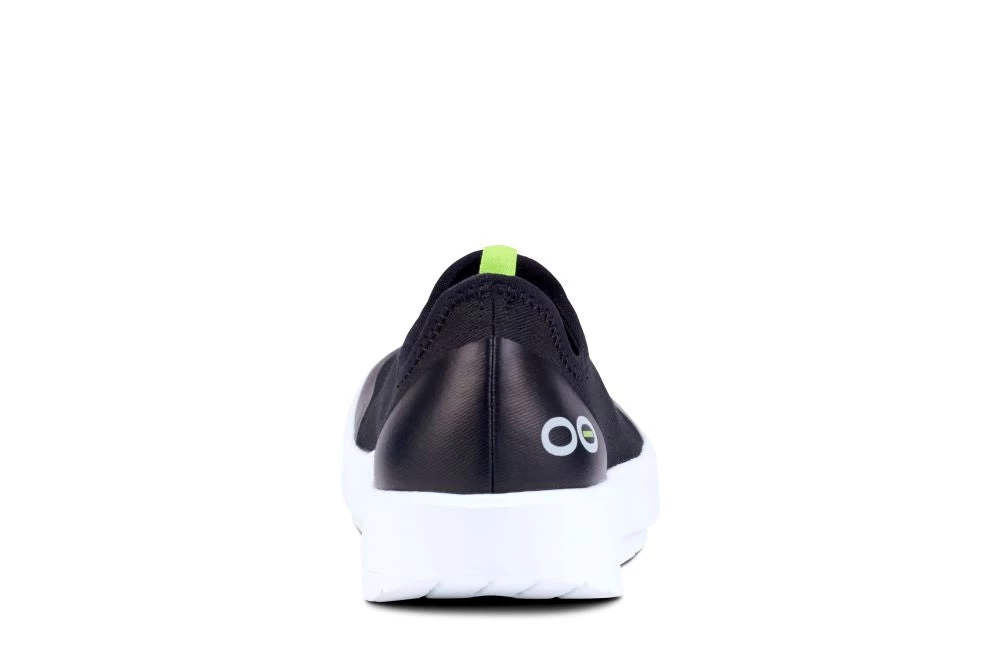 'OOFOS' Women's OOmg EeZee Low Shoe - White / Black 7 'OOFOS' Women's OOmg EeZee Low Shoe - White / Black