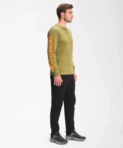 'The North Face' Men's Long Sleeve Hit T-Shirt - Green Moss 9 'The North Face' Men's Long Sleeve Hit T-Shirt - Green Moss