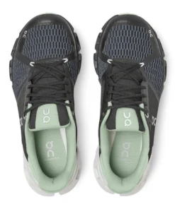 'On Running' Women's Cloudflyer - Black / White