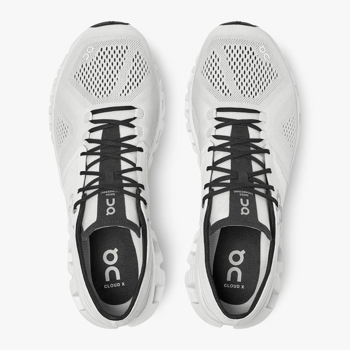 'On Running' Women's Cloud X - White / Black 4 'On Running' Women's Cloud X - White / Black